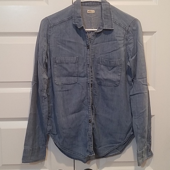 COPY - Hollister Chambray button-down - Picture 1 of 2